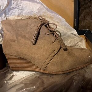 Dr. Scholl’s Dakota Wedge Boot
